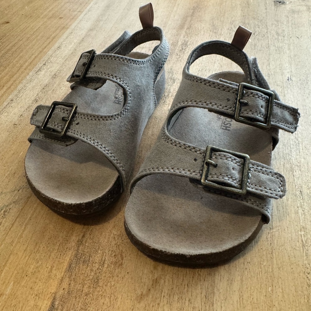 Osh Kosh B’Gosh Toddler Sandals Size 7